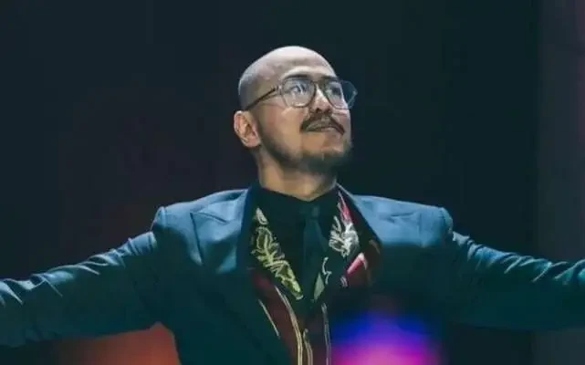 Komika Pandji Pragiwaksono dilaporkan ke polisi terkait materi stand up comedy, Mens Rea  yang kini tengah diperbincangkan publik. (Foto: Istimewa)
