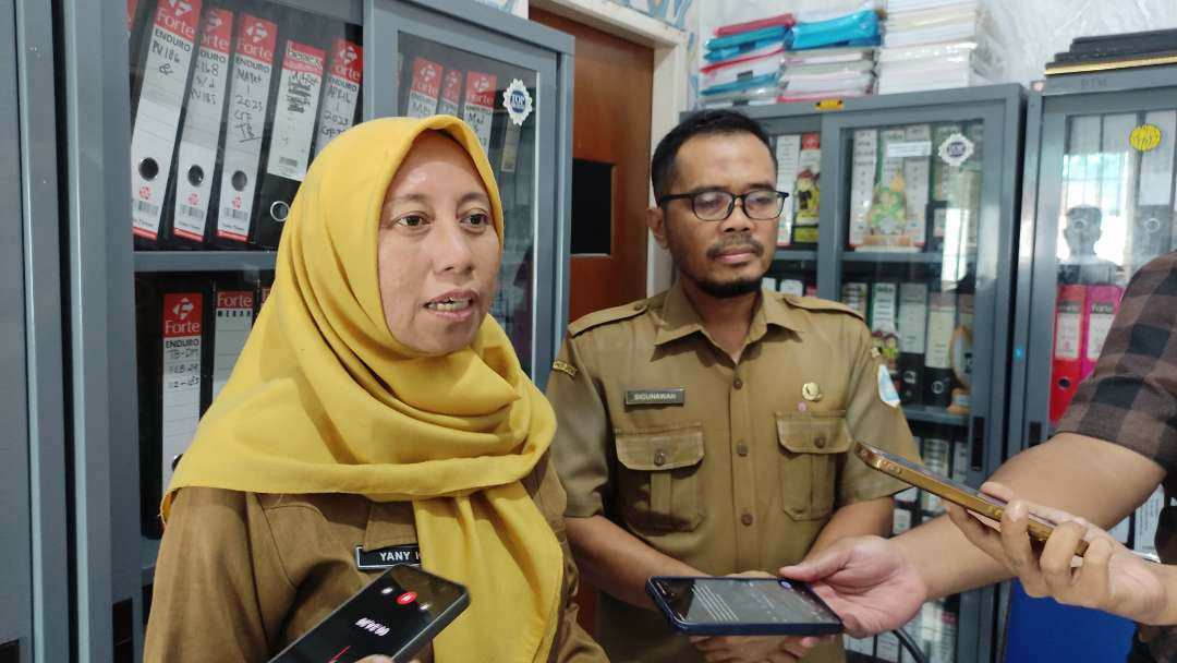 Kepala Bidang Pencegahan dan Pengendalian Penyakit (P2P) Dinkes Lamongan, Yany Khoirurakhmawati saat memberikan keterangan kepada wartawan (Foto:Istimewa)i
