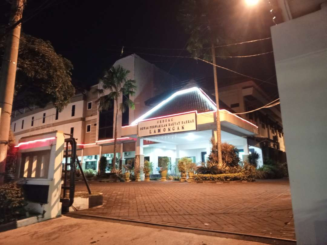 Gedung DPRD Lamongan  (Foto: Imron Rosidi/ngopibareng.id)
