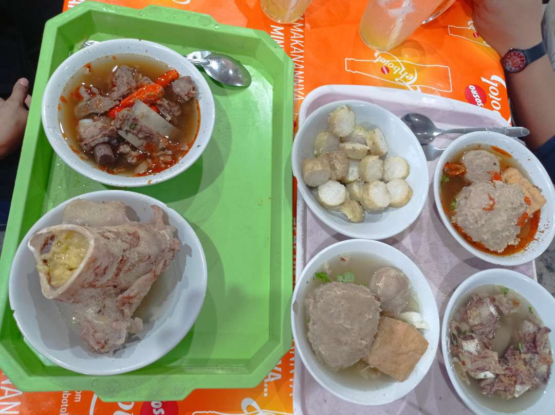 Salah satu menu andalan Bakso Balungan Arjuna Jember . (Foto: Rusdi/Ngopibareng.id)