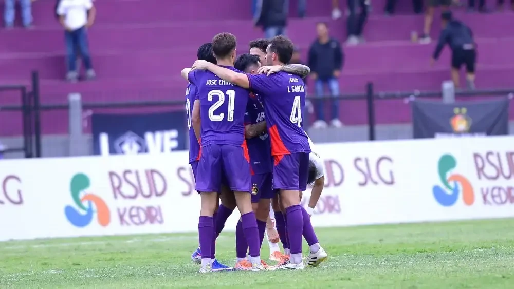 Imanol Garcia siap bawa Persik bangkit lawan Persis Solo di Manahan. Simak head to head dan prediksi pemenang laga ini. (Foto: Ileague.id)