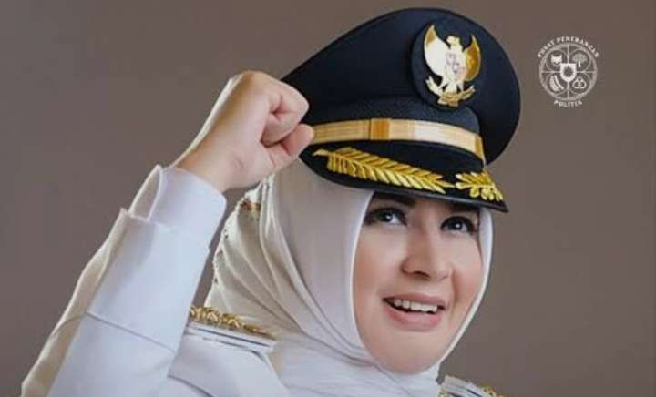 Bupati Pekalongan Fadia Arafiq jadi tersangka KPK. Dalih tak paham hukum dinilai bertentangan asas fiksi hukum. (Foto: Istimewa)