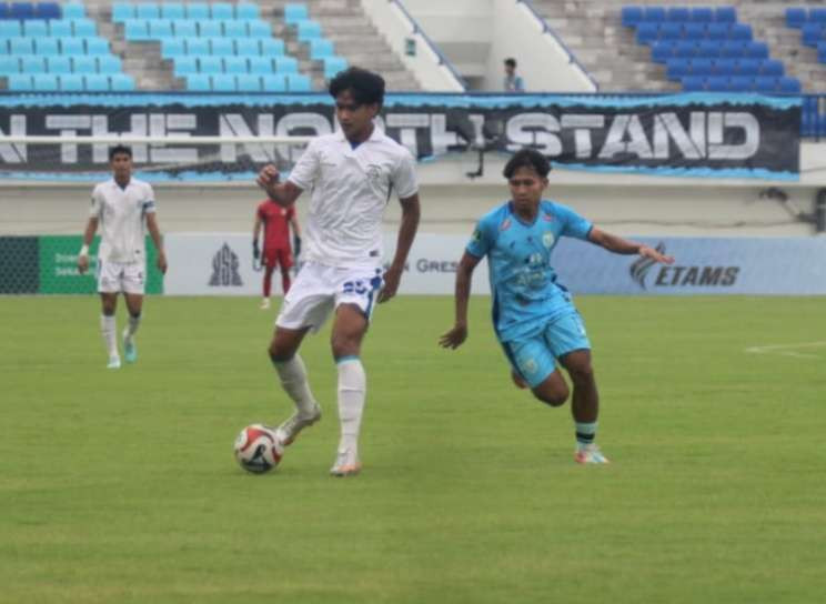 Laga Persela Lamongan menjamu Persiba Balikpapan di Stadion Surajaya Lamongan (Foto:Istimewa)
