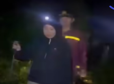 Dua pendaki wanita yanhg berhasil dievakuasi oleh tim gabungan dari Polsek Plaosan bersama tim SAR Gunung Lawu pada Sabtu 11 April 2026 dini hari. (Foto: tangkapan layar medsos)