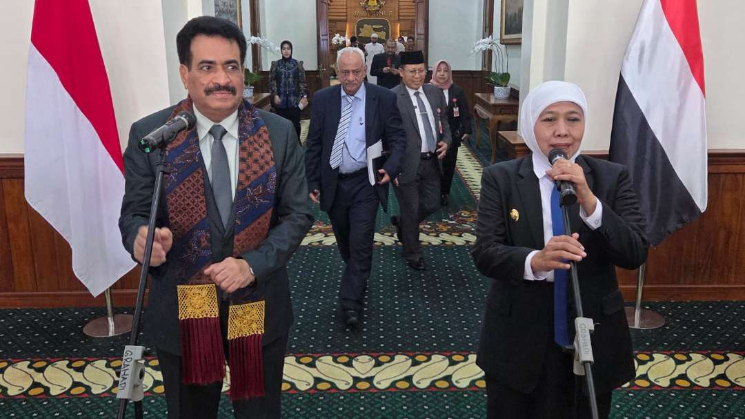 Gubernur Jawa Timur, Khofifah Indar Parawansa menerima kunjungan Duta Besar Yaman untuk Indonesia, Salem Ahmed Abdulrahman Balfakeeh di Gedung Negara Grahadi Surabaya, Senin 18 Mei 2026. (Foto: Fariz Yarbo/Ngopibareng.id)