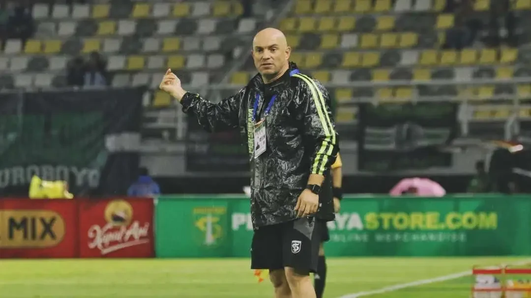 Kekhawatiran Bernardo Tavares bukan hanya soal kekuatan Macan Putih—julukan Persik—tetapi juga kondisi internal tim yang belum sepenuhnya ideal. (Foto: persebaya