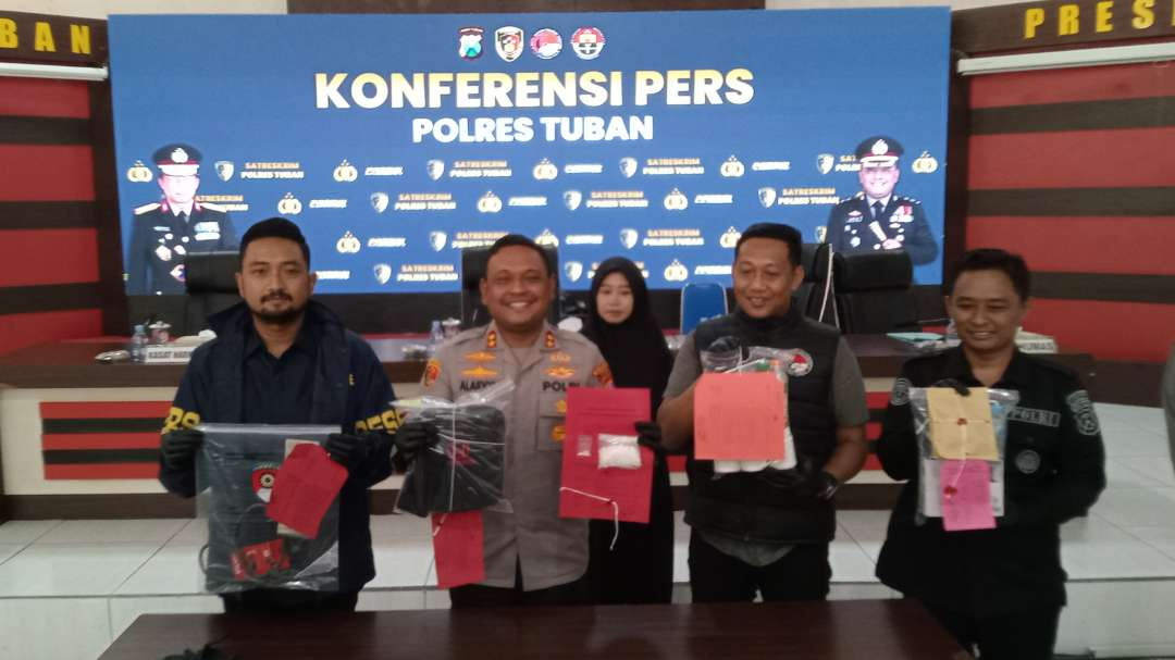 Polres Tuban menggelar konferensi pers pengungkapan kasus pencurian hewan ternak menjelang Hari Raya Idul Adha. (Foto: Khoirul Huda/Ngopibareng.id)