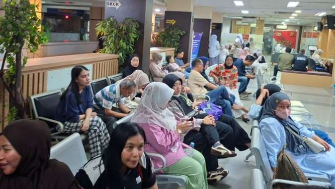 Perwakilan jemaah umrah Hanania yang gagal berangkat,  akhirnya  melaporkan Direktur Utama Hanania Travel Ahmad Syah Farhan  ke Polda Metro. (Foto : Istimewa)