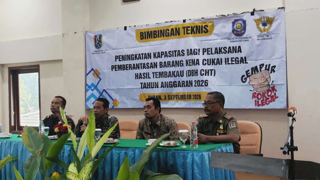 Pemkab Tuban melalui Satpol PP dan Damkar menggelar Bimtek Peningkatan Kapasitas bagi Pelaksana Pemberantasan Barang Kena Cukai (BKC) Ilegal Hasil Tembakau (DBHCHT) (Foto: Pemkab Tuban)