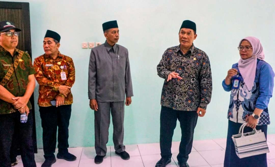 129 Sekolah di Sidoarjo Direvitalisasi, Ada 1.500 Smart Board