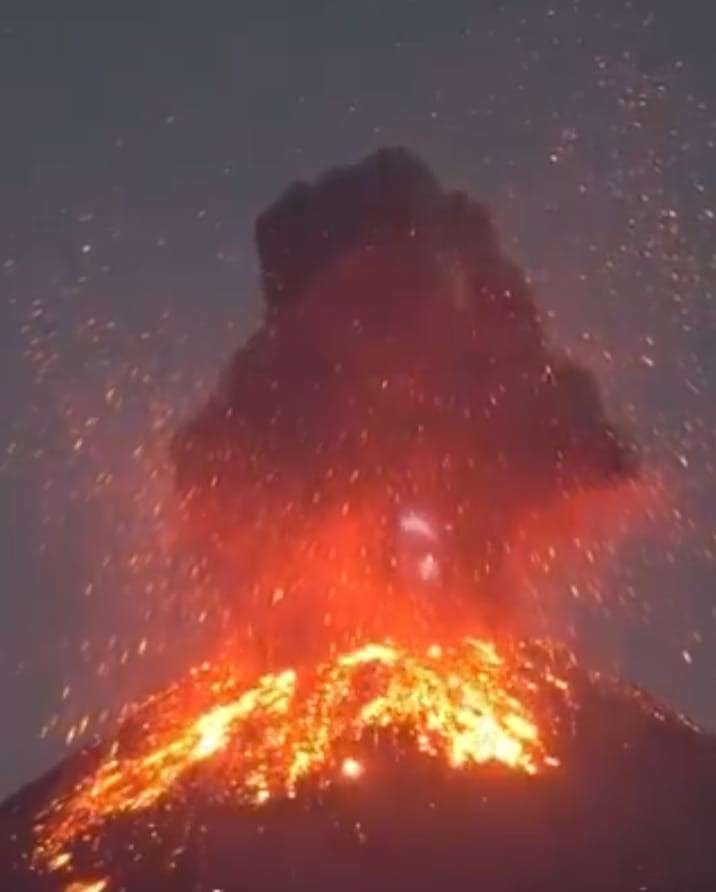 Berdasarkan laporan pengamatan Badan Geologi melalui Pusat Vulkanologi dan Mitigasi Bencana Geologi (PVMBG), Gunung Anak Krakatau, masih menunjukkan aktivitanya, Senin 7 September 2026 pukul 06.00 WIB, gunung api tersebut masih berstatus Level III atau Siaga.(Foto: Tangkapan layar di X)