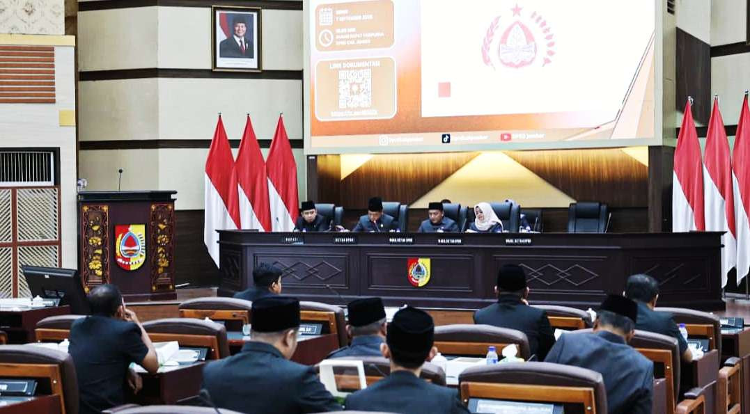Rapat Paripurna Penandatanganan KUA PPAS APBD Jember (Foto: Rusdi/Ngopibareng.id)