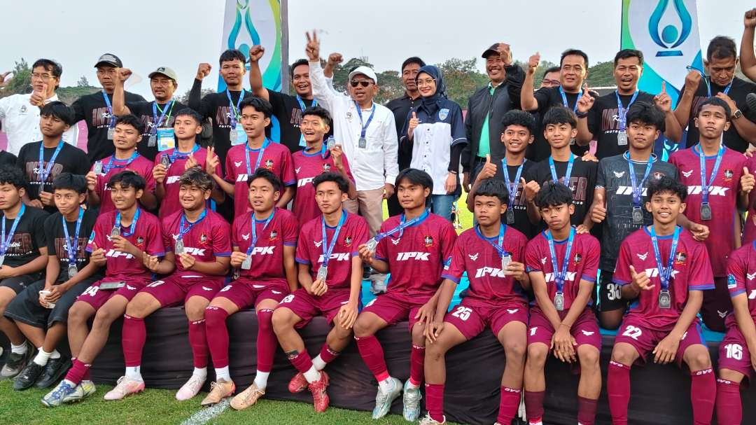 Inter Kediri harus puas menjadi runner-up Piala Soeratin U-17 Jawa Timur 2026 setelah kalah 1-3 dari Persebaya Surabaya pada partai final di Stadion Brawijaya, Kota Kediri, Sabtu, 12 September 2026. (Foto: Fendi/Ngopibareng.id)