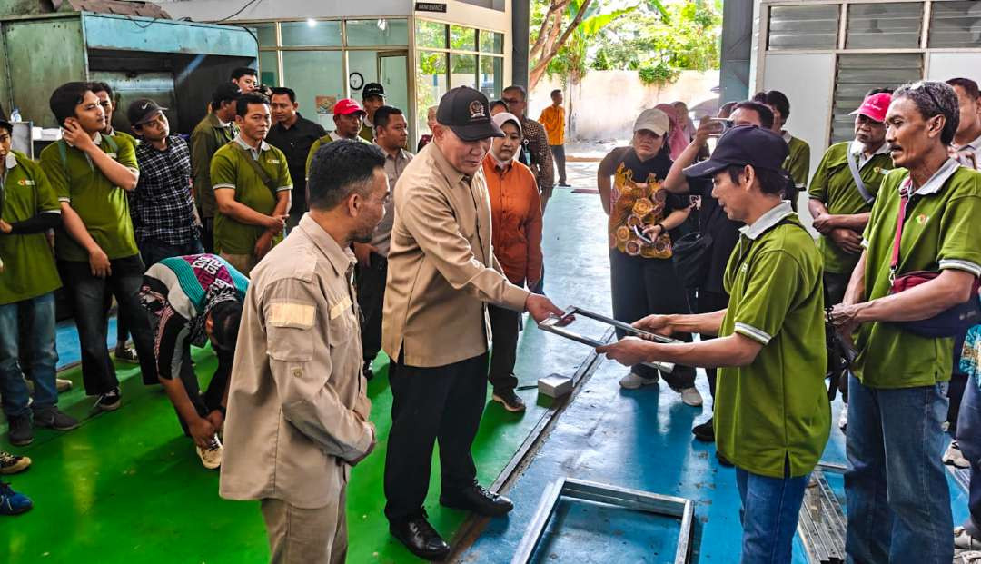 Kemenperin dan DPR RI tinjau pelatihan IKM di Sidoarjo (foto:Aini Arifin/Ngopibareng.id)